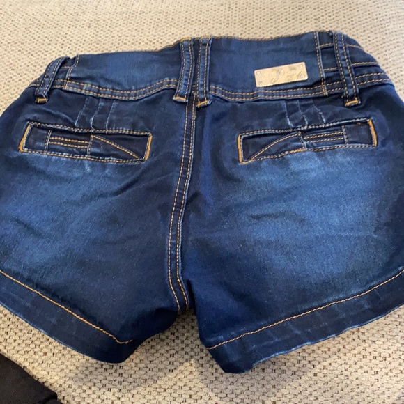 Shorts - Picture 2 of 3